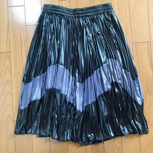 C beautiful goods SOMARTAso maru ta accordion pleated skirt gloss .. skirt size 1 S size corresponding black purple waist rubber 