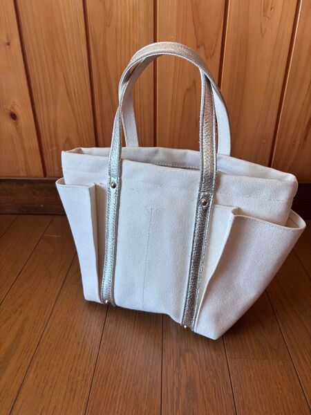 BEAURE トートバック シルバー キャンパス生地 美品 ハンドバッグ