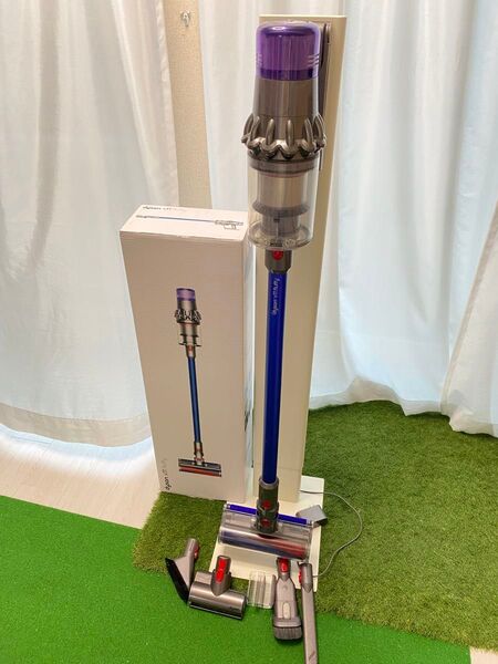 dyson v11 fluffy 箱アリ ダイソン コードレスクリーナー 掃除機 スタンドはつきません