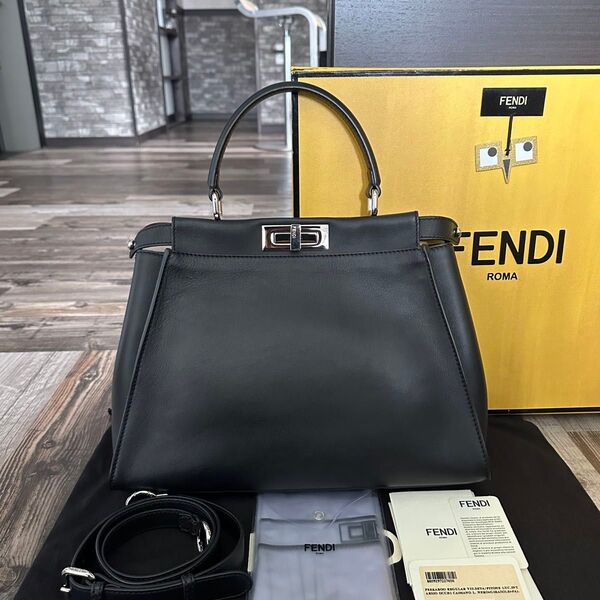 FENDI モンスター×パイソン ピーカブー ブラック ショルダーバッグ