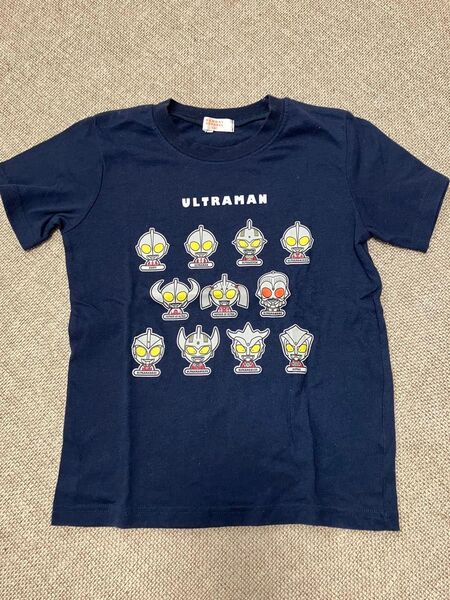 ウルトラマン【バンダイ】130㎝☆半袖Tシャツ★紺★ネイビー★ヒーローズ★男の子★子供服★used品★お値引き不可