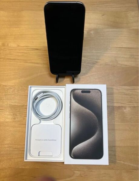 iPhone 15 Pro 256GB SIMフリー ナチュラルチタニウム バッテリー93%