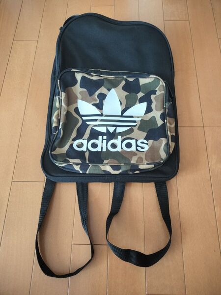 adidas リュック 迷彩柄 バックパック