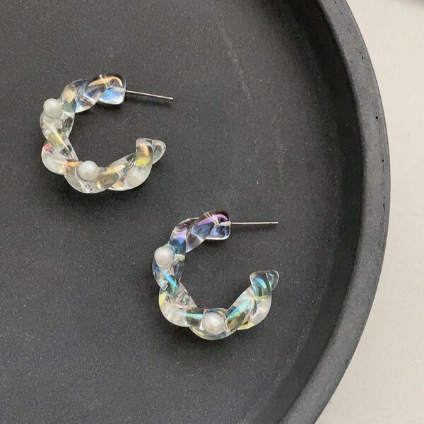 【限定1】透明感 オーロラ 虹色 夏 パール フープ ピアス ハンドメイド アクセサリー ステンレス
