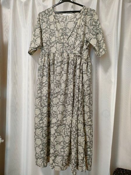 Smansa Mos2 花柄ワンピース カシュクール