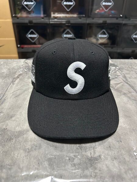 Supreme World Famous S Logo 6-Panel ブラック