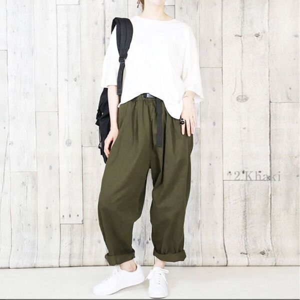 現行品 LARU 一度穿いたら手放せない楽チン前バックルバルーンパンツ ウエスト調節可能 M バルーンパンツ カーキ 綿