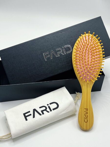 FARIDヘアブラシ 竹製櫛 頭皮&肩マッサージ 静電気防止 握りやすい 人間工学 美髪ケア 頭皮に優しい メンズ レディースに適