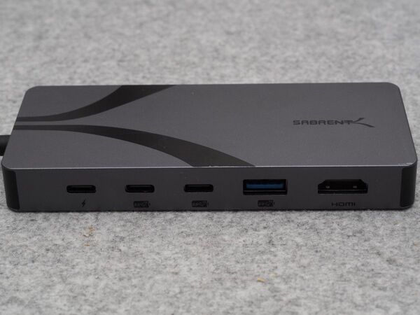 SABRENT USB4ドッキングステーション