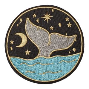 K-7【 アイロンワッペン 】 刺繍ワッペン アップリケ リメイク 鯨 クジラ ホエール Whale 海 月 三日月 ムーン
