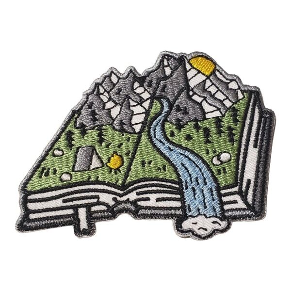 C-5【 アイロンワッペン 】 刺繍ワッペン アップリケ リメイク 山 マウンテン MOUNTAIN テント 焚き火 キャンプ