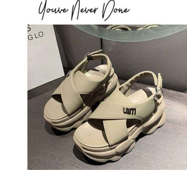 新品 グリーン カーキ 23.5 厚底サンダル 美脚 韓国