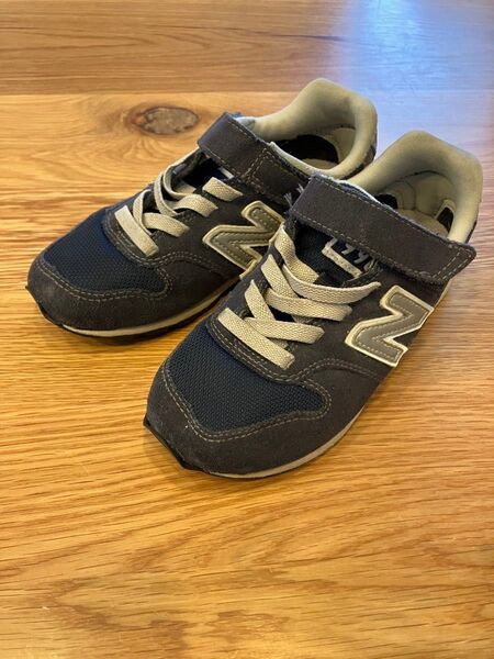 New Balance キッズスニーカー ネイビー 18.5センチ