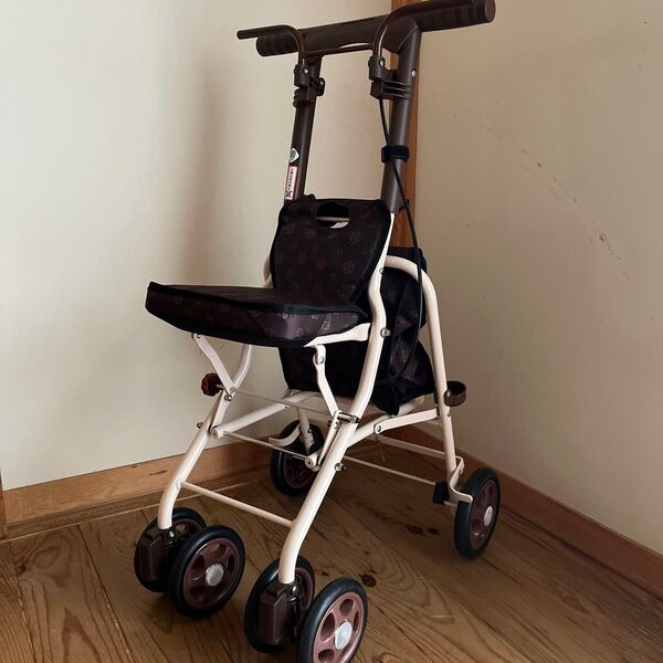 シルバーカー 幸和製作所 テイコブ シプール SICP02 歩行介助 補助具 手押し車 コンパクト 軽量 おしゃれ 折りたたみ