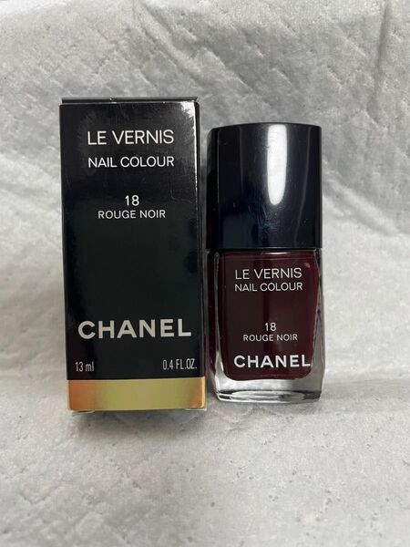 CHANEL ヴェルニ ルージュ ヌワール18未使用品