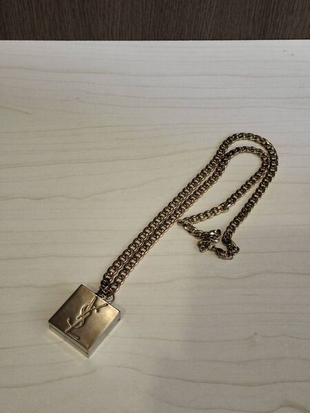 正規品 レア イヴサンローラン YVES SAINT LAURENT チャーム 社外ネックレス付き