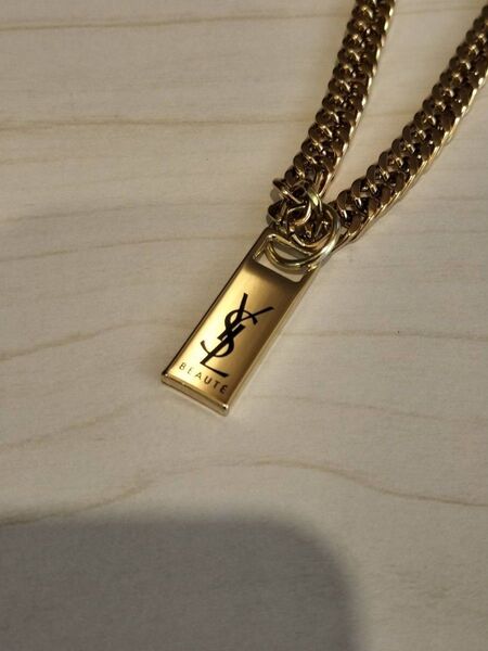 新品 正規品 イヴサンローラン YVES SAINT LAURENT チャーム 社外ネックレス付き