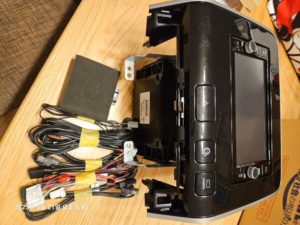 セレナ C27 カーナビ MM317D-W パネル、ケーブル付き