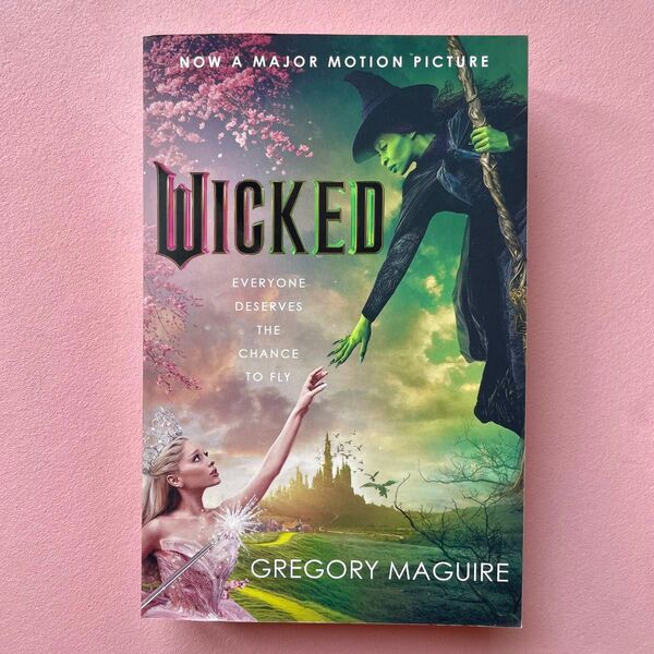 新品未読◆映画版カバー◆英語版◆WICKED原作小説 グリンダ エルファバ 洋書 ウィキッド ふたりの魔女 アリアナ シンシア