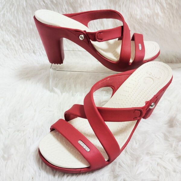 美品!crocs クロックス 赤 サンダル W7/23