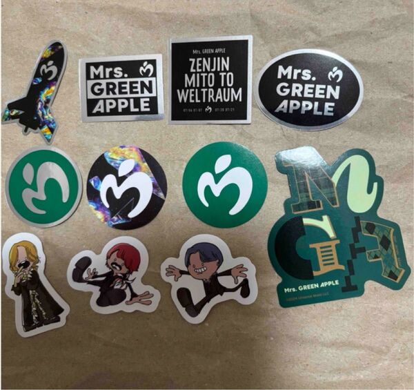 Mrs. GREEN APPLE ゼンジンステッカー