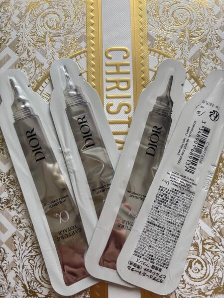 Dior ディオール カプチュール トータルヒアルショット 《美容液》サンプル4パウチ