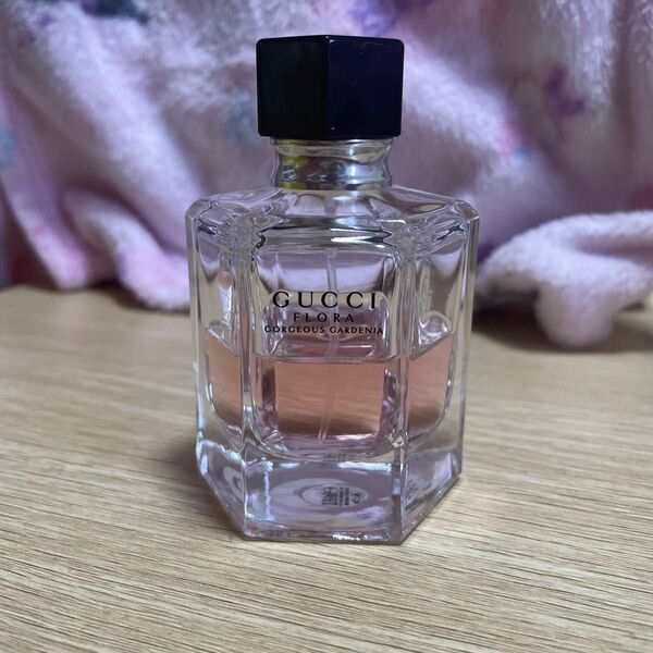 フローラ バイ グッチ ガーデン ゴージャス ガーデニア オードトワレ 50ml 香水