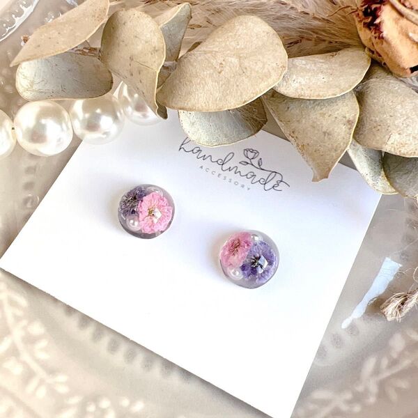 No.1122 ハンドメイド かすみ草 小さめ パープル レジン ピアス イヤリング