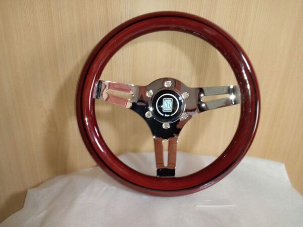 ウッド ステアリング 小径 29cm 未使用に近い ホーンボタン メッキビス付き 旧車