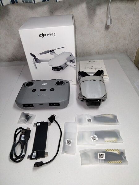 DJI Mini2 国内正規品 4K 空撮ドローン 即決購入オマケ有