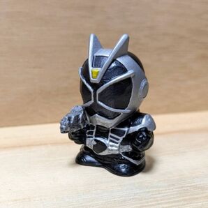漆黒の魔法使い(指人形)素人リペイント製作物