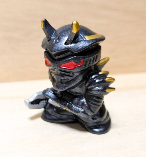 仮面ライダーシザース(リュウガブラックver) 指人形 素人リペイント製作物