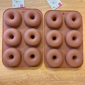 【新品タグ付き】シリコーンケーキ型 プチドーナツダイソー ×2シリコン ドーナツ型