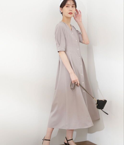 N. Natural Beauty BasicフロントボタンVネックタックワンピ