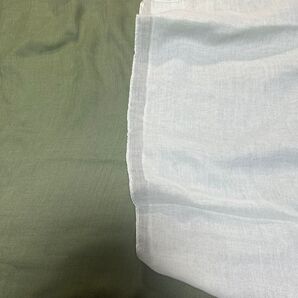 薄いミントグリーンとグリーンの大きなスカーフ