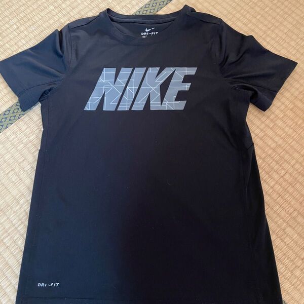 NIKE ドライフィットTシャツ 黒 Mサイズ145