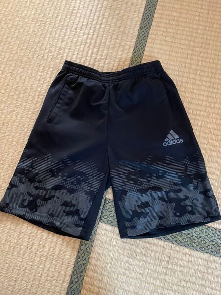 adidas ハーフパンツ 黒 ブラック 140スポーツウェア