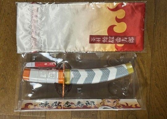 【新品未開封】鬼滅の刃 日輪刀ペンライト 煉獄杏寿郎 ポーチセット
