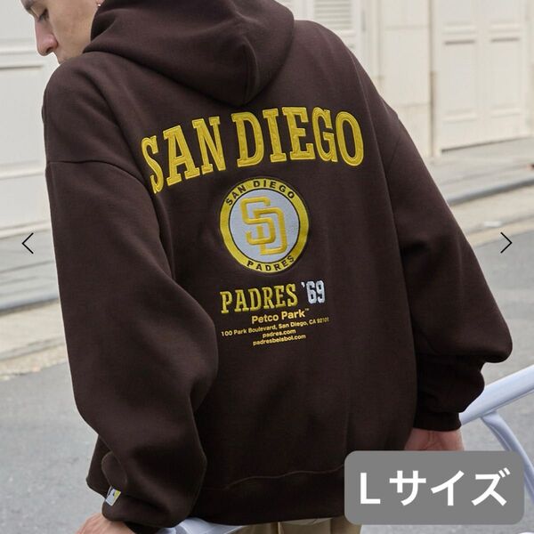 【別注】 MLB公式 パドレス ロゴ刺繍バックデザイン 裏起毛フーディーパーカー Lサイズ