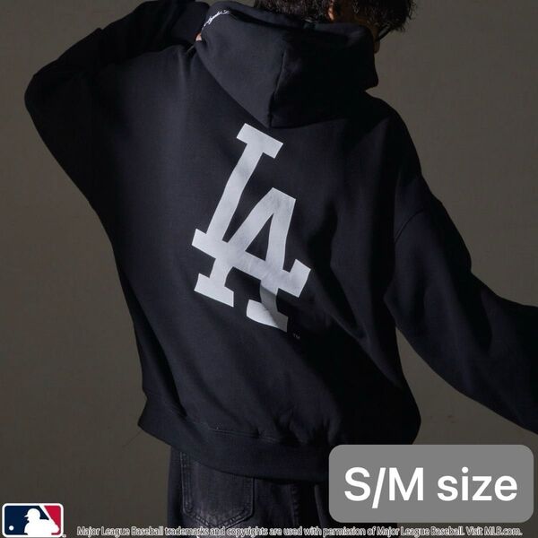 【別注】 MLB公式 ドジャース LA 裏起毛バックロゴ フーディー スウェットパーカー トップス S/Mサイズ