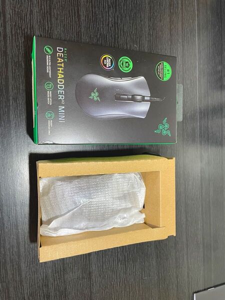 Razer DeathAdder V2 Mini ゲーミングマウス