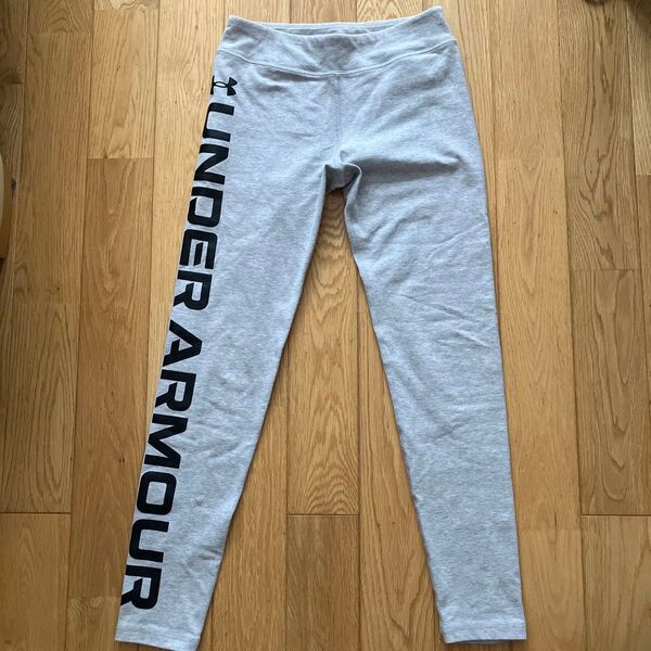 アンダーアーマー レギンスパンツ グレー