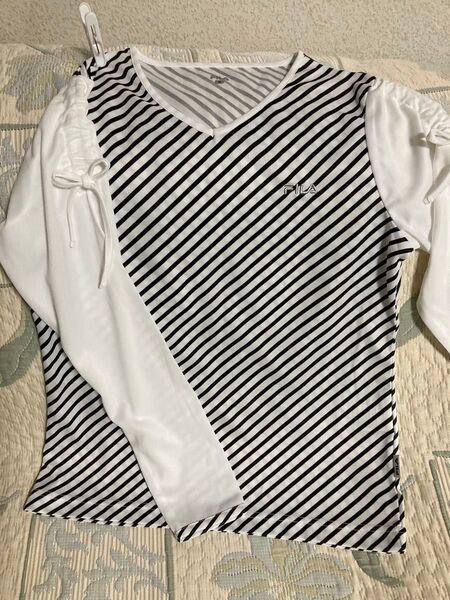 お値下げ新品未使用 FILA 長袖Tシャツ Mサイズ 白黒ストライプ