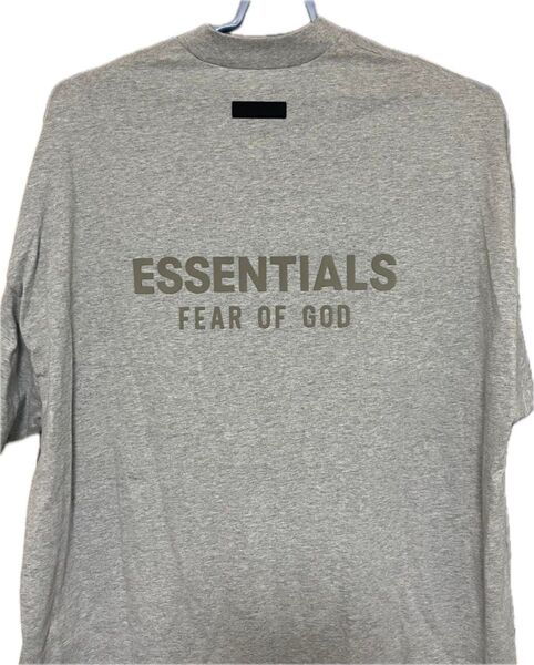 新品未使用 正規購入品 FEAR OF GOD ESSENTIALS VネックTシャツ Mサイズ ライトグレー FOG