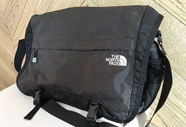 THE NORTH FACE メッセンジャー/ショルダーバッグ グレー系