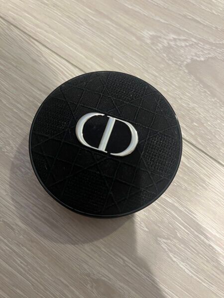 クリスチャンディオール Dior ディオールスキンフォーエヴァークッションケース