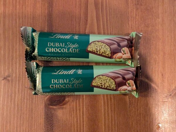 【2本セット スイスリンツ工場にて購入】Lindt ドバイチョコ リンツ バー