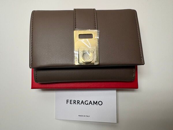 未使用 フェラガモ 三つ折り財布 Hug RFID内蔵 レザー Salvatore Ferragamo