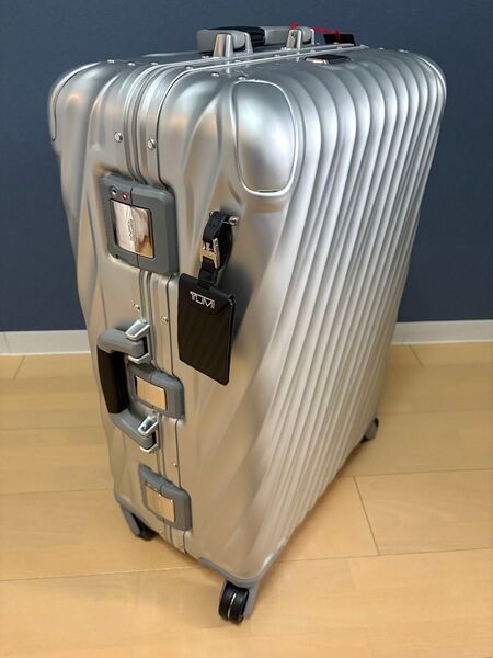 未使用 TUMI 19 DEGREE ALUMINUM 55L TSAロック アルミ トゥミ スーツケース