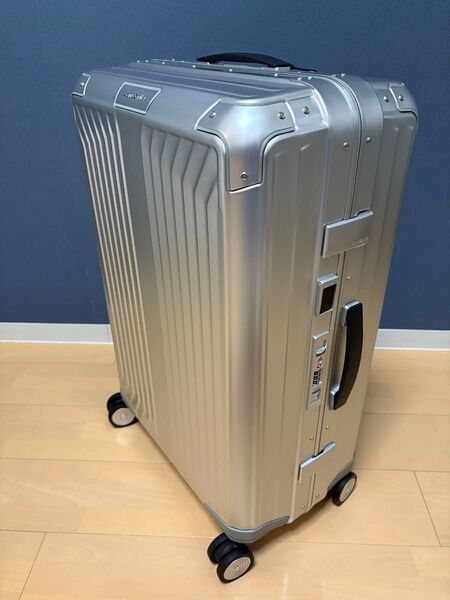 未使用 サムソナイト ライトボックスアル 71L スピナー69 アルミ samsonite スーツケース TSAロック シルバー